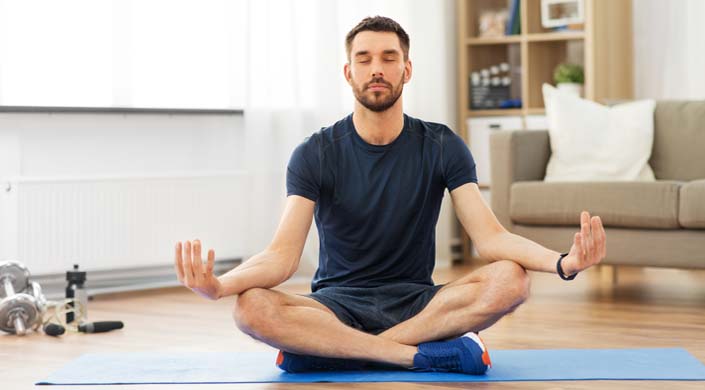 Los ejercicios de yoga que más triunfan en los hombre • IVI Dono